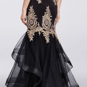Formal black and gold dress size 10 brand New.